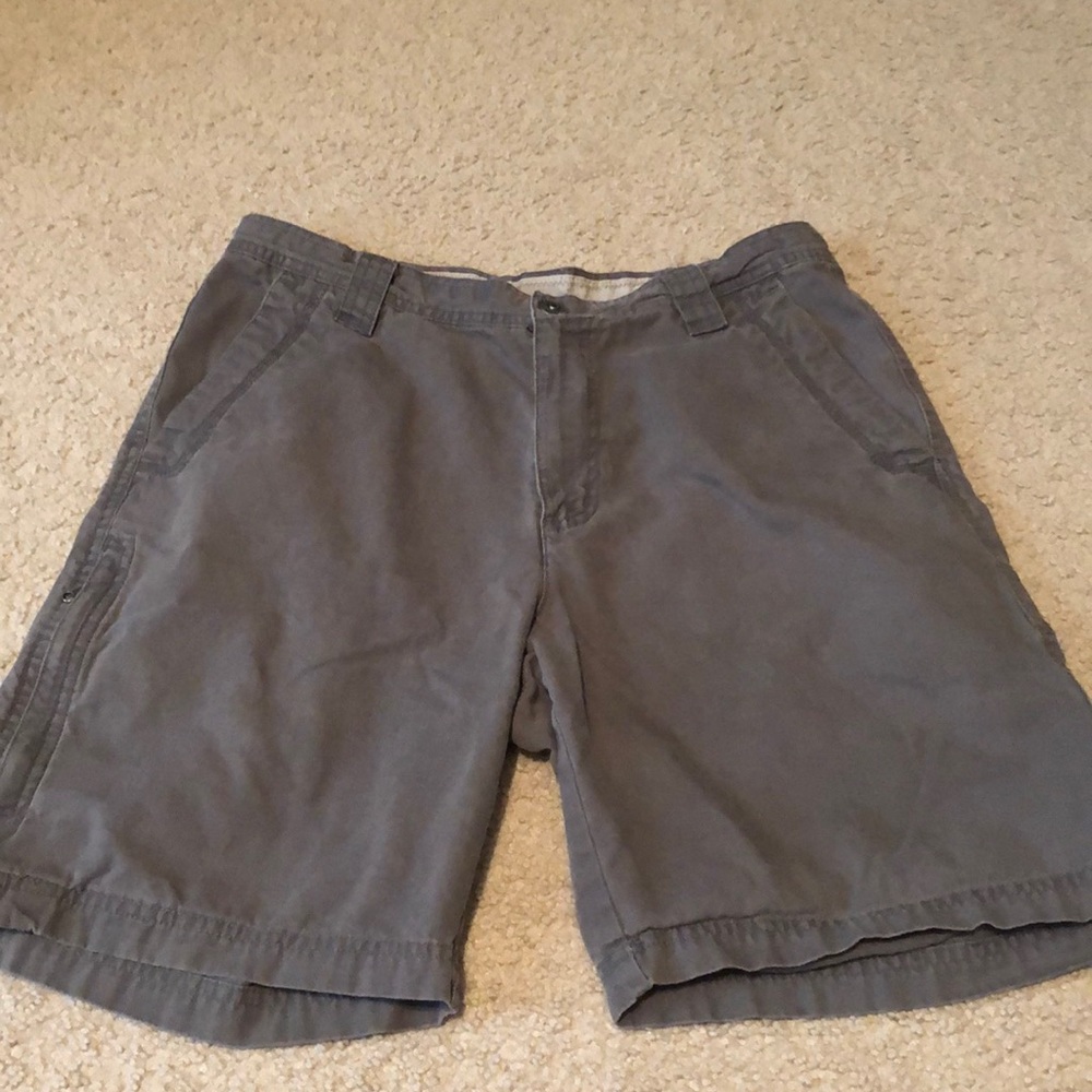 Columbia shorts size 32